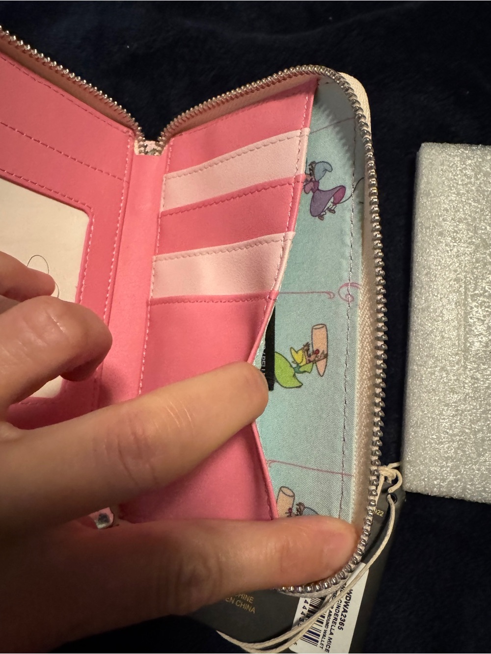 Cinderella’s Mice Making the Pink Dress Zipper Wallet - Picture 5 of 6